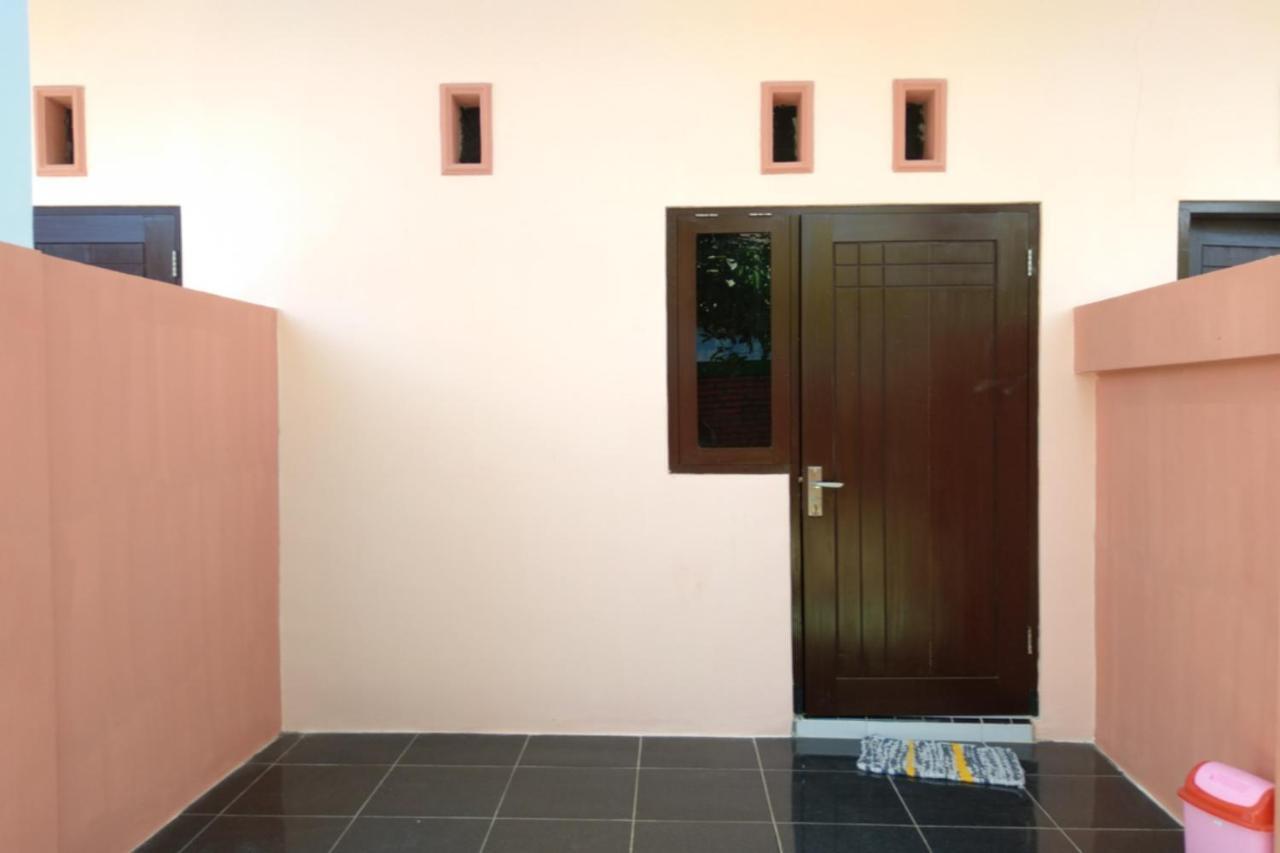 Kelapa Gading Homestay Syariah Redpartner Banyuwangi  Esterno foto