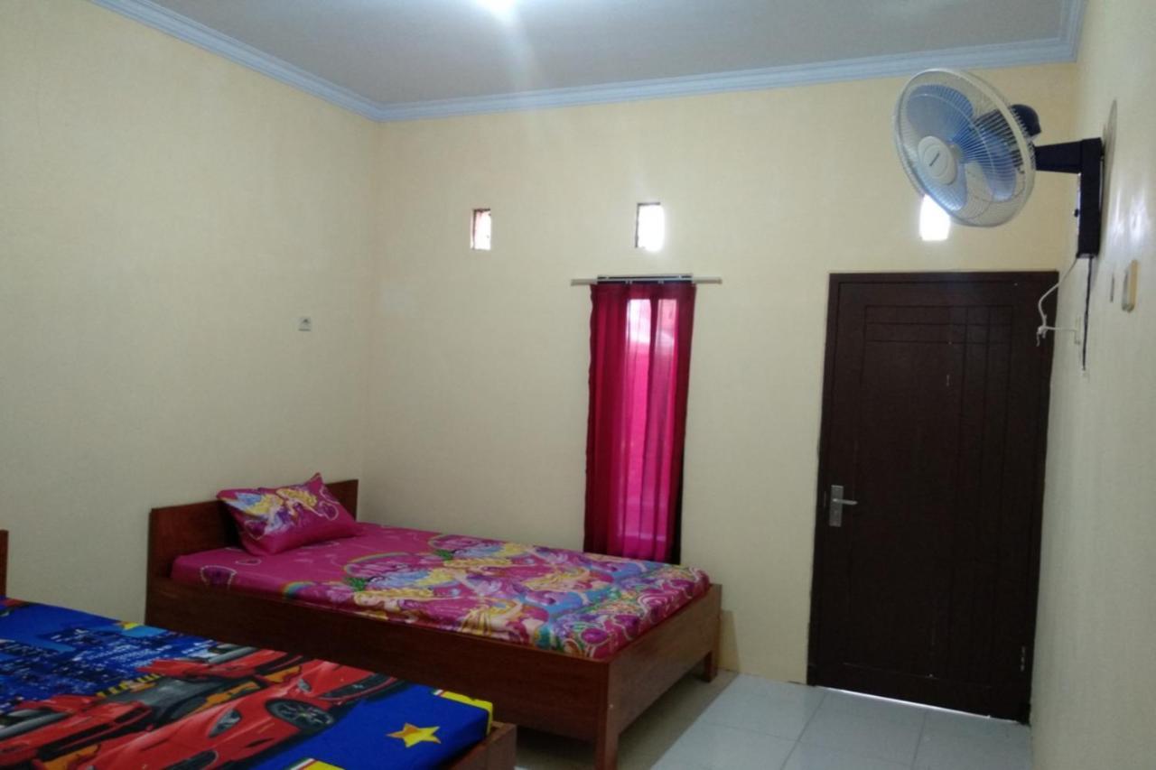 Kelapa Gading Homestay Syariah Redpartner Banyuwangi  Esterno foto